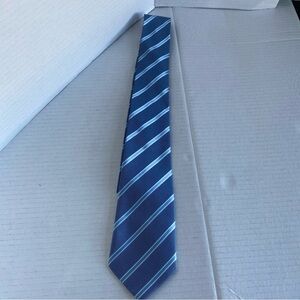 Elegant Navy and Light Blue Striped Silk Tie